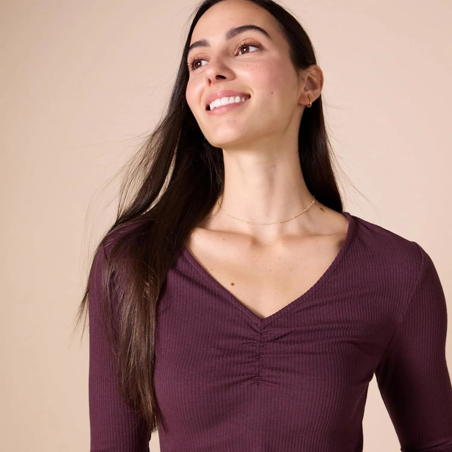 Amazon Essentials Women's Cinched V-Neck Long Sleeve Slim-Fit Rib-Knit T-Shirt, Pack of 2