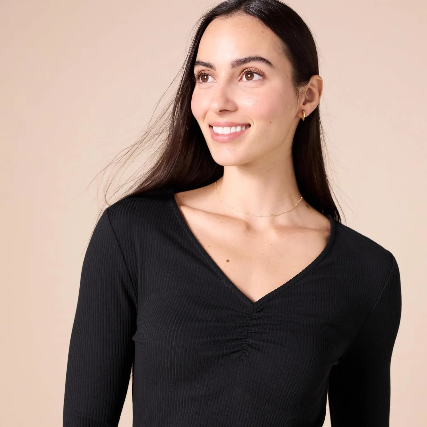 Amazon Essentials Women's Cinched V-Neck Long Sleeve Slim-Fit Rib-Knit T-Shirt, Pack of 2