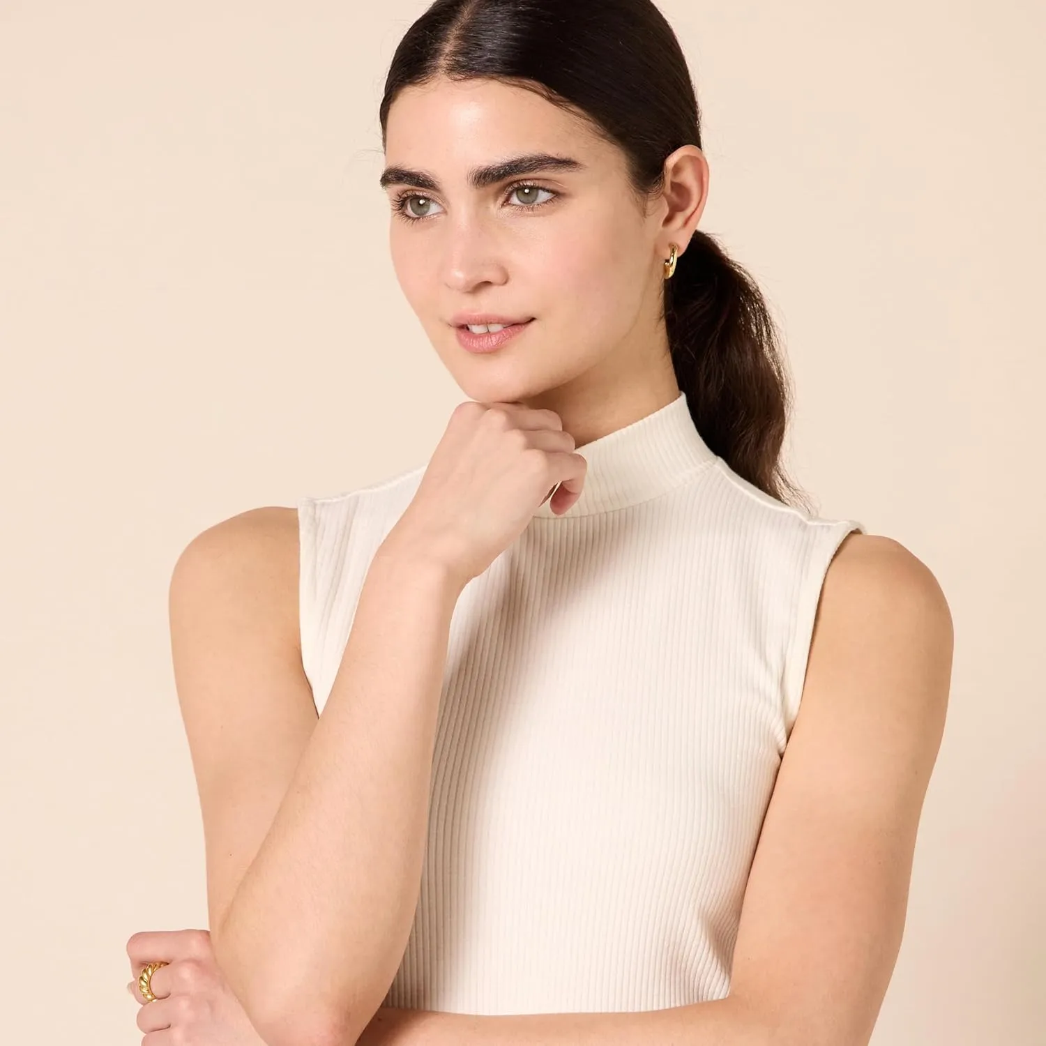 Amazon Essentials Women's Mock-Neck Slim-Fit Rib-Knit Sleeveless Top, Pack of 2