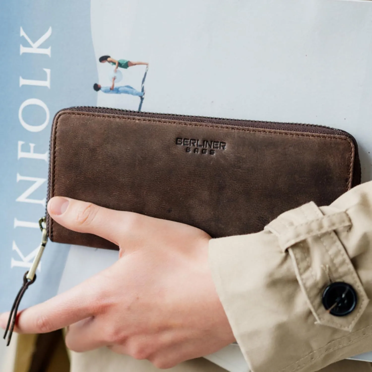 BERLINER BAGS Vintage Genuine Leather Wallet Palma, RFID Blocking Credit Card Holder, Slim Womens Wallet, Zip Around Wallet for 14 Cards, Bills, Coins, ID Window - Brown