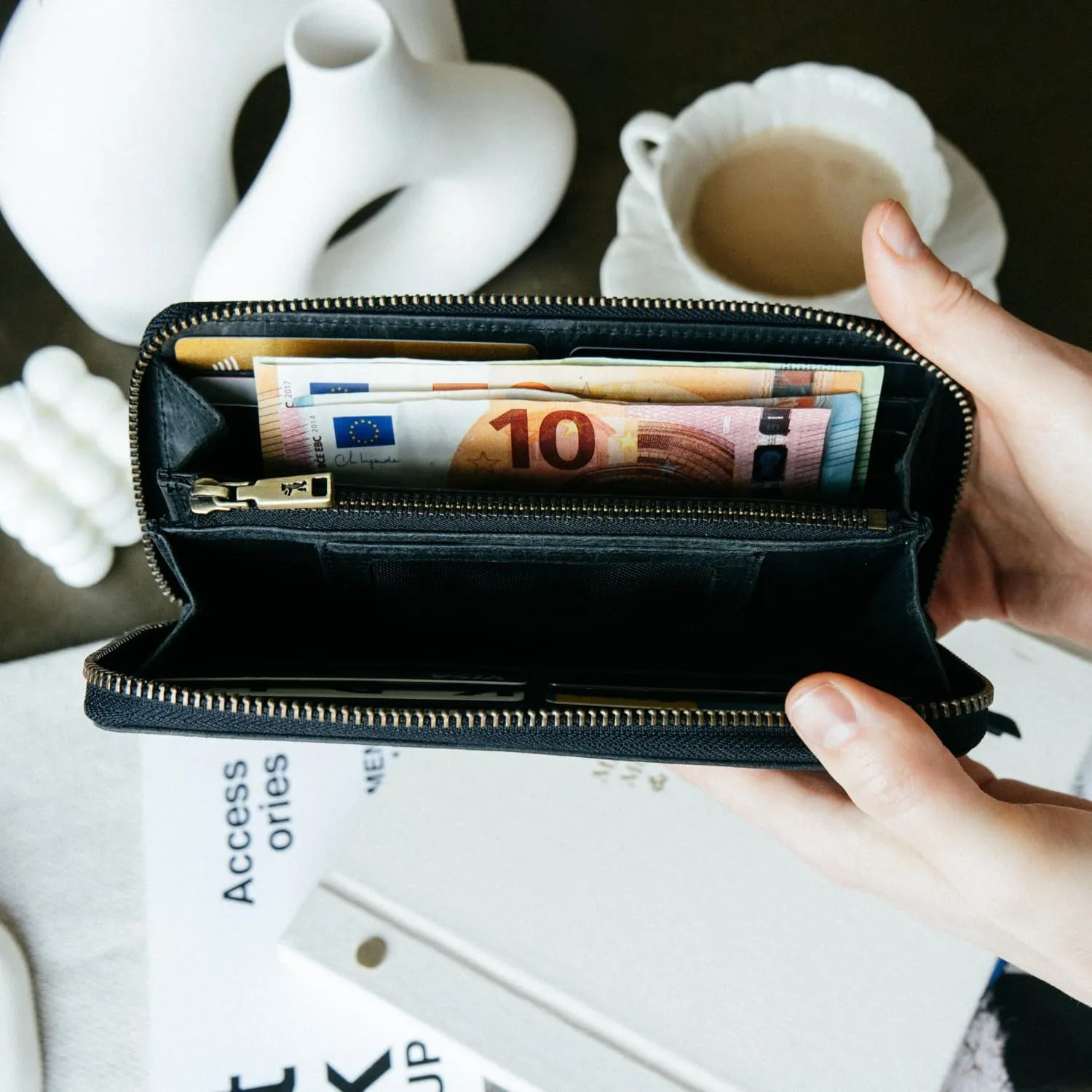 BERLINER BAGS Vintage Genuine Leather Wallet Palma, RFID Blocking Credit Card Holder, Slim Womens Wallet, Zip Around Wallet for 14 Cards, Bills, Coins, ID Window - Dark Grey