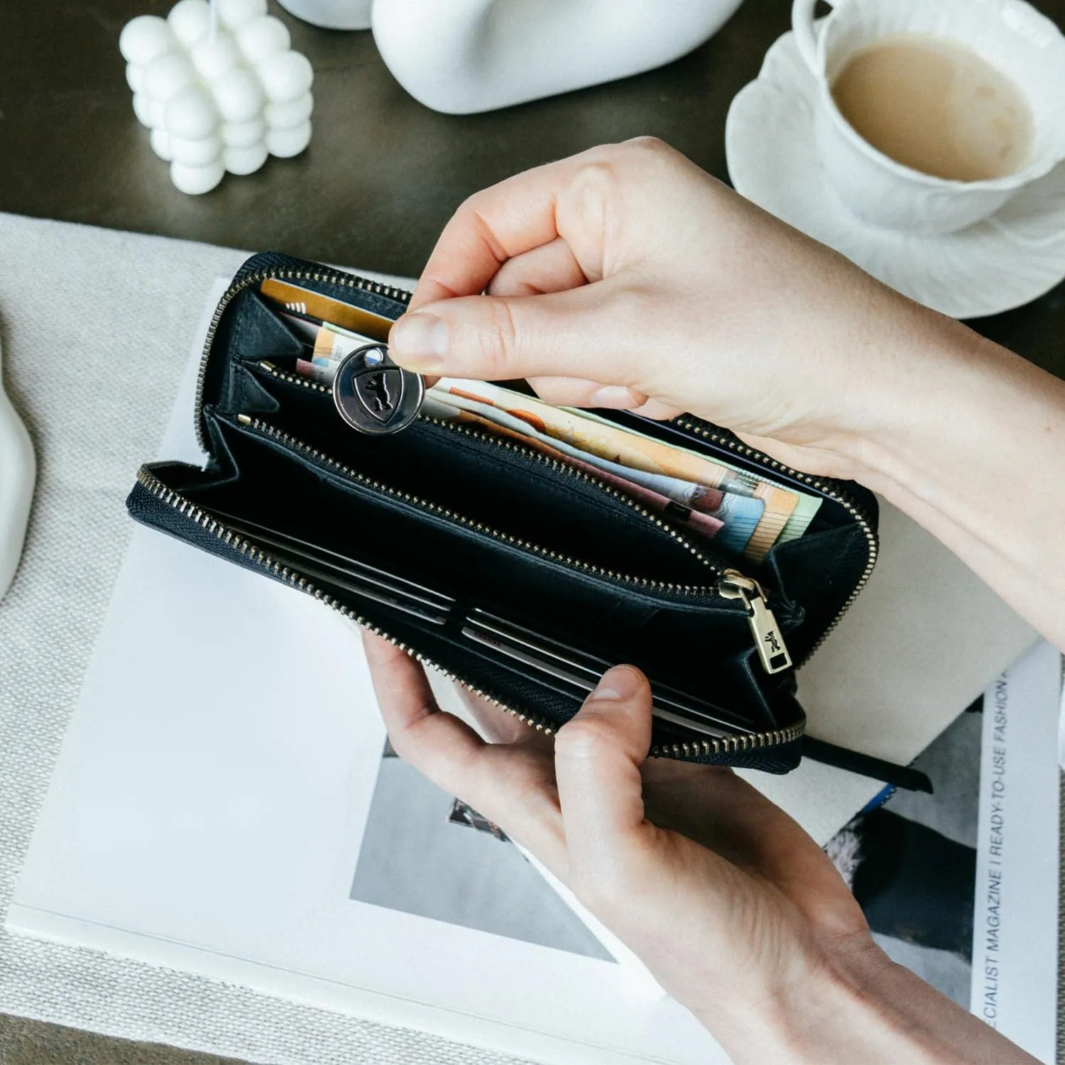 BERLINER BAGS Vintage Genuine Leather Wallet Palma, RFID Blocking Credit Card Holder, Slim Womens Wallet, Zip Around Wallet for 14 Cards, Bills, Coins, ID Window - Dark Grey
