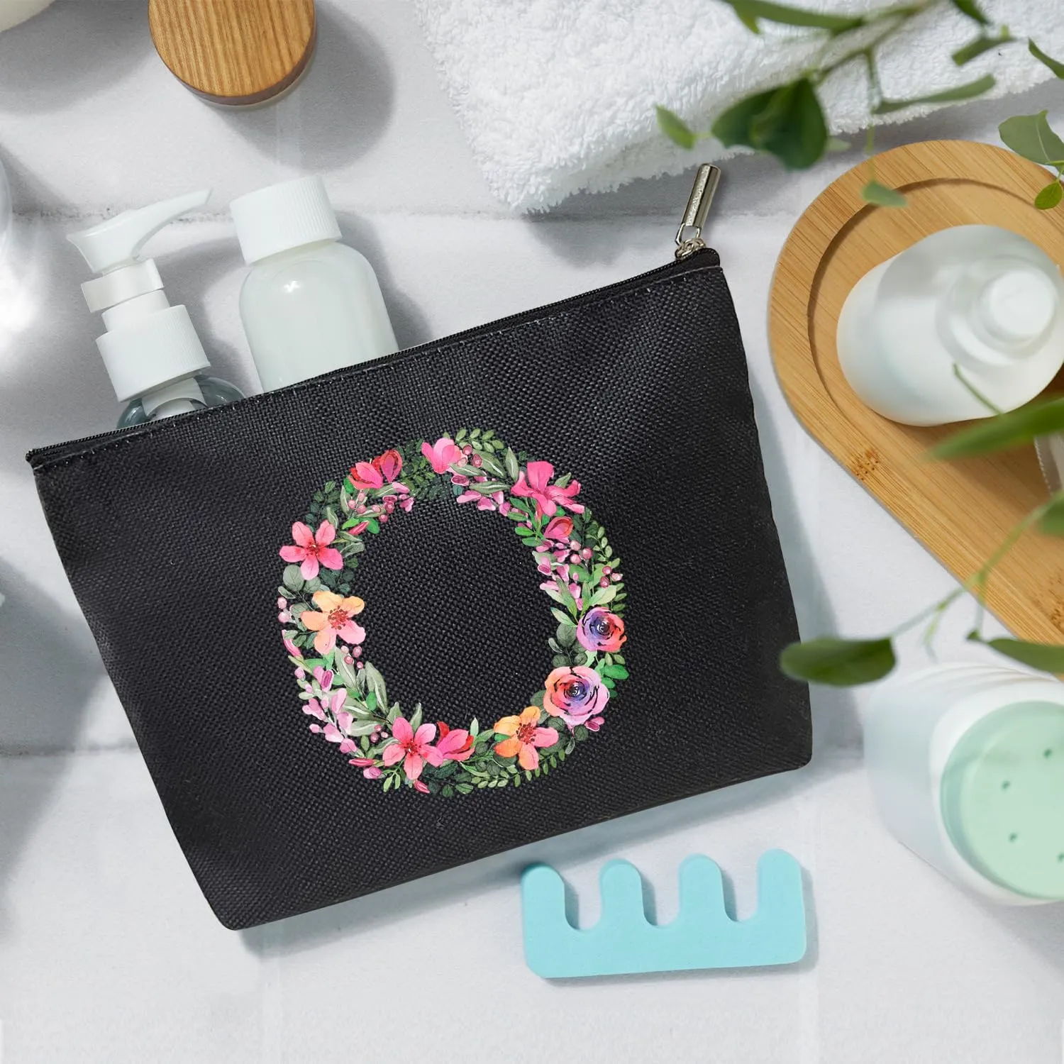 Initial Letter O Gifts for Women Mom Friend Besties Sister, Black Monogrammed Makeup Bag, Cosmetic Travel Bag with Zipper for Mother's Day Wedding Graduation, Bride Bridesmaid Pouch Toiletry Bag - 15