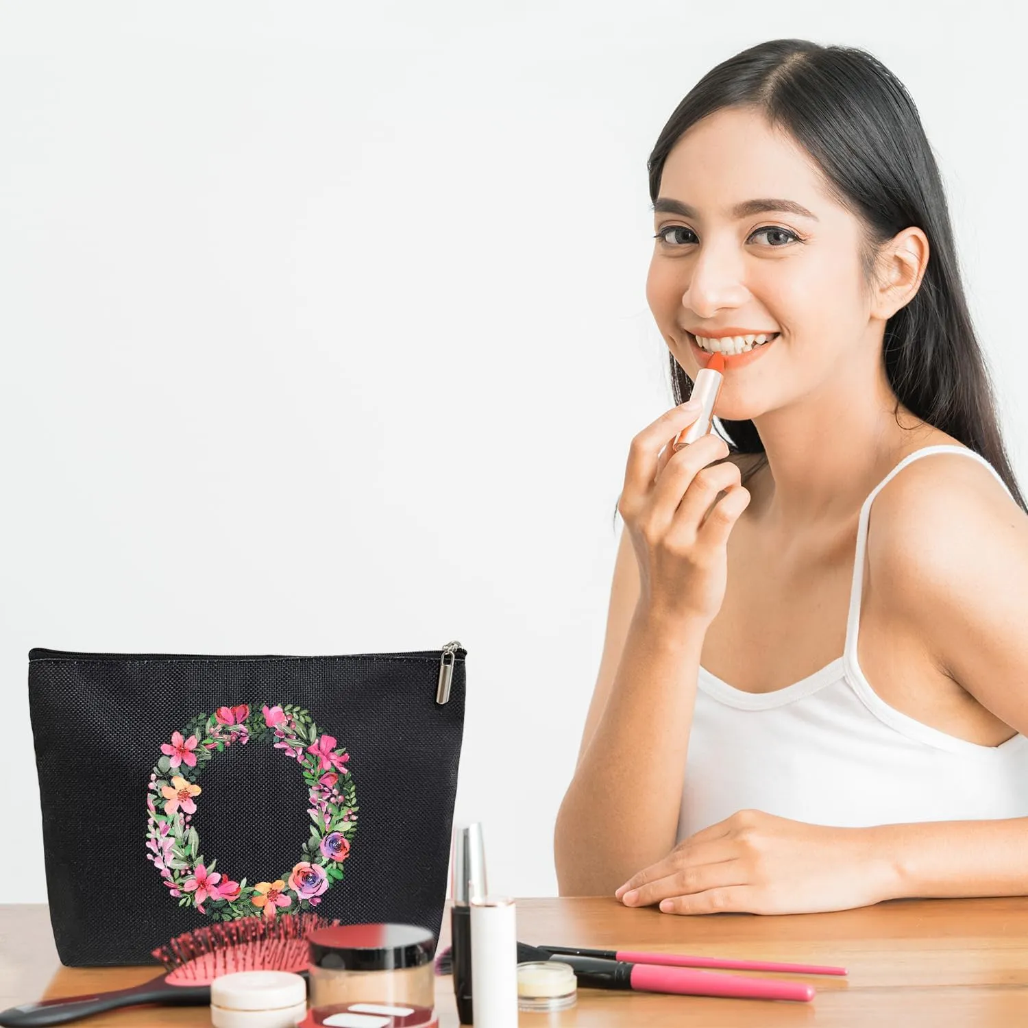 Initial Letter O Gifts for Women Mom Friend Besties Sister, Black Monogrammed Makeup Bag, Cosmetic Travel Bag with Zipper for Mother's Day Wedding Graduation, Bride Bridesmaid Pouch Toiletry Bag - 15