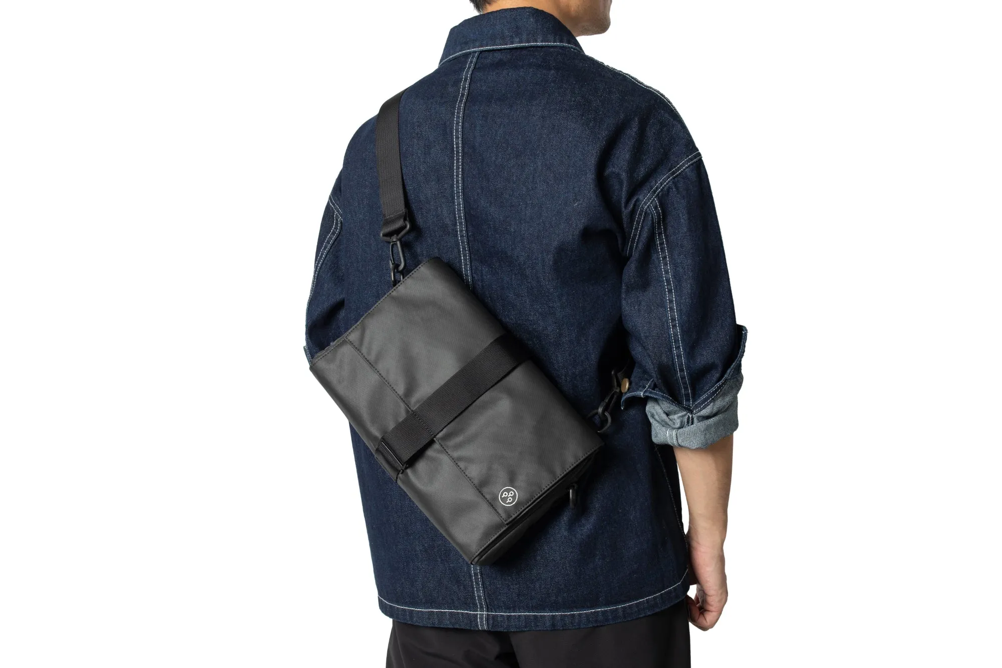 KIWEE: Fasten & Go Triangle Sling Bag Plus