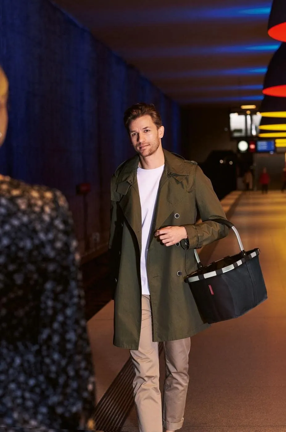 reisenthel carrybag black - Sturdy shopping basket with plenty of storage space and practical inner pocket - Elegant and water-repellent design